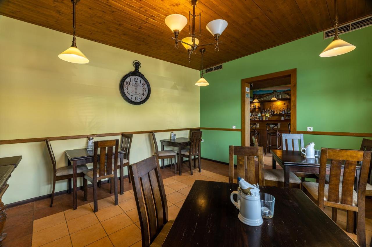 Penzion Rodos - Café Prague Extérieur photo